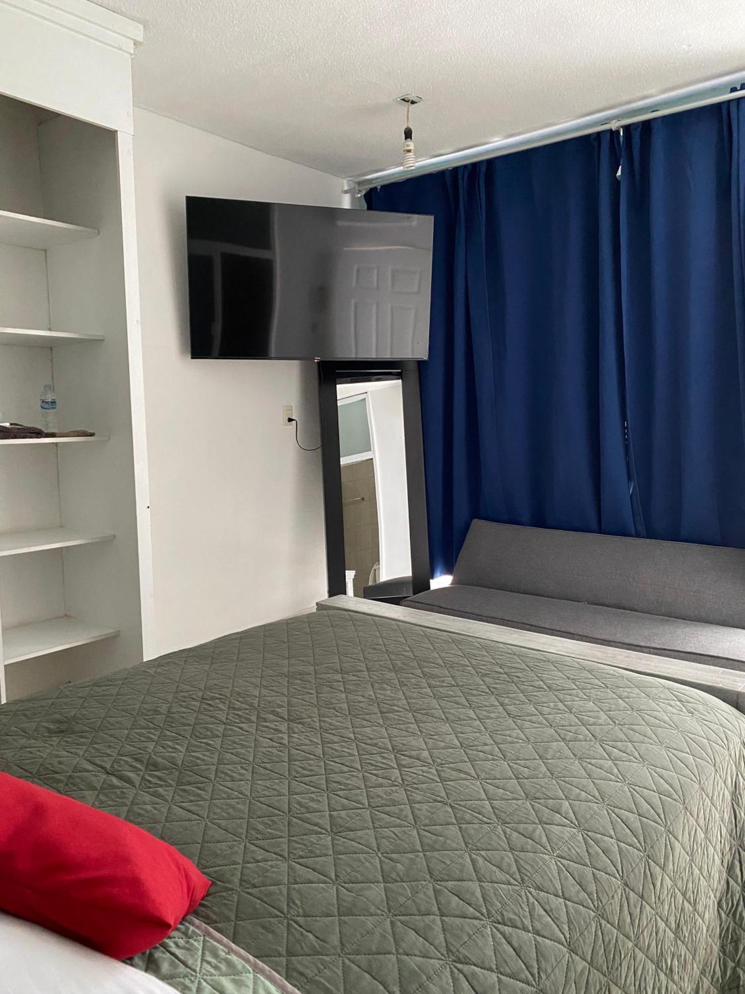 10 Venator House Boutique Aparthotel Leon Bagian luar foto